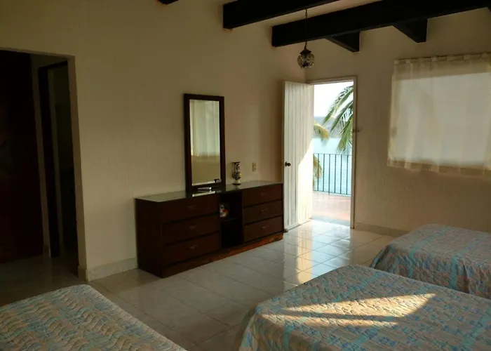 Guest house R4 Vista Hermosa House Ixtapa